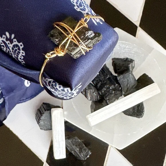 Raw black tourmaline nugget dainty gold adjustable bracelet/protection stone/ - Picture 2 of 9